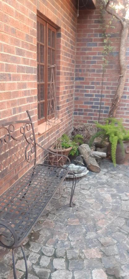 Pantera Lodge & Cheetah Cottage Johannesburg Exterior foto